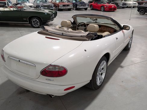 Used 2003 Jaguar XK8 Convertible image 14