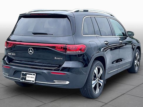 Used 2023 Mercedes-Benz EQB 300 4MATIC image 12