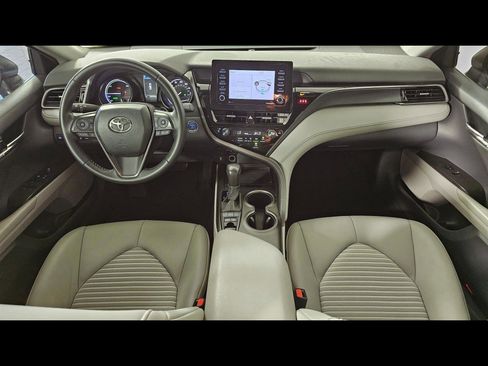 Used 2023 Toyota Camry SE image 18
