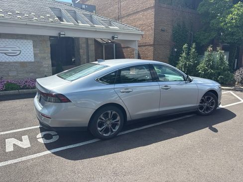Certified 2023 Honda Accord EX image 7