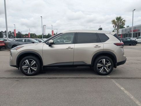 Used 2025 Nissan Rogue SL w/ Tech Package AWD/4WD image 6