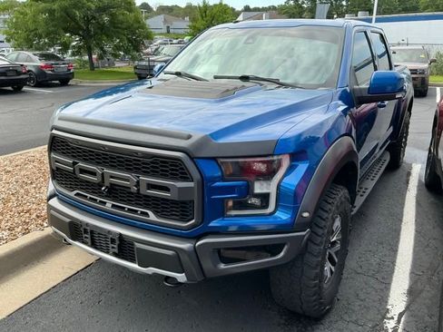 Used 2018 Ford F150 Raptor w/ Equipment Group 802A Luxury AWD/4WD image 2