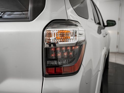 Used 2019 Toyota 4Runner Limited image 9