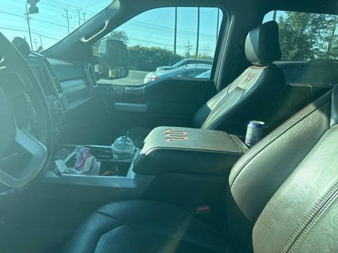 Used 2017 Ford F250 King Ranch w/ King Ranch Ultimate Package AWD/4WD image 7