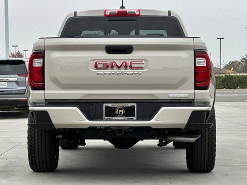 New 2026 GMC Canyon Elevation image 5