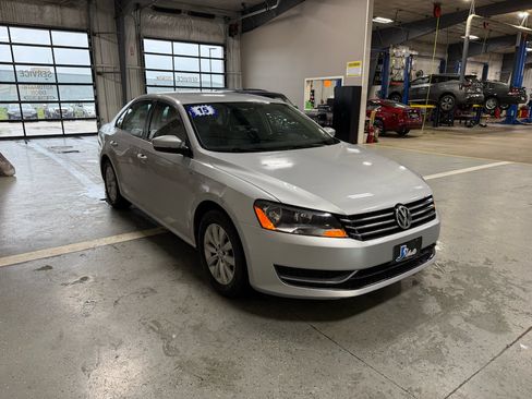 Used 2015 Volkswagen Passat 1.8T Wolfsburg Edition FWD image 4