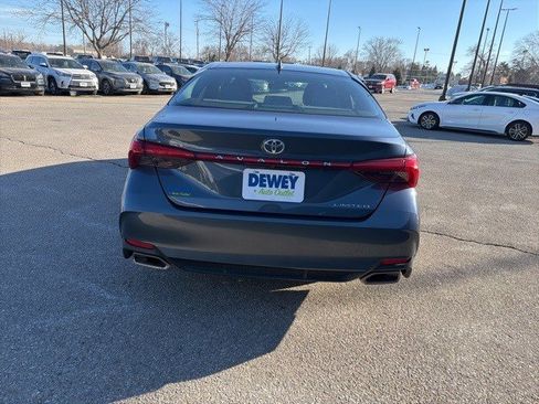 Used 2019 Toyota Avalon Limited image 4