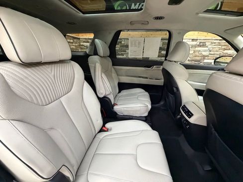Used 2025 Hyundai Palisade Calligraphy image 32