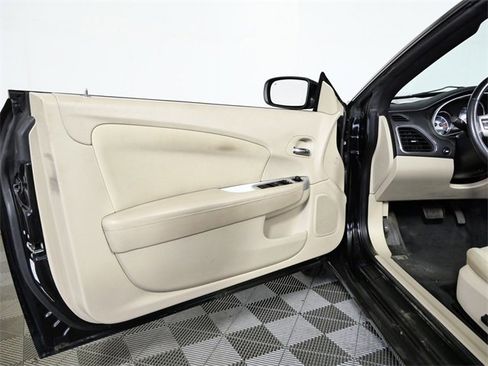 Used 2013 Chrysler 200 Touring image 13