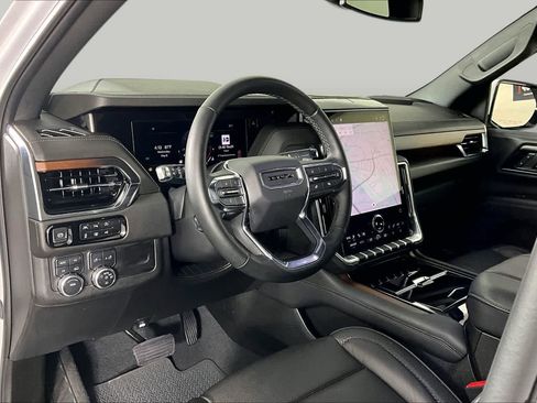 Certified 2025 GMC Yukon Denali AWD/4WD image 17