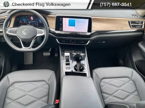 Used 2025 Volkswagen Atlas SE FWD image 28