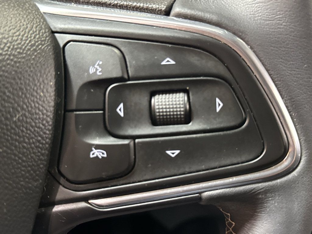 Used 2022 Buick Encore GX Select FWD image 25