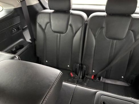 Used 2024 Kia Sorento S image 36