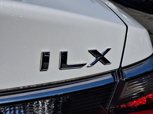 Used 2022 Acura ILX w/ Premium Package FWD image 31