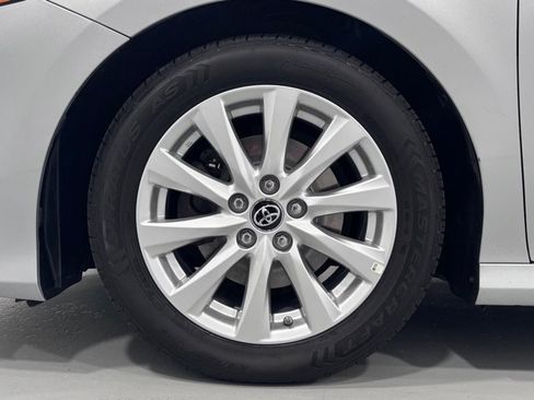 Used 2018 Toyota Camry LE FWD image 31