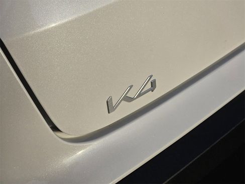 New 2025 Kia K4 LXS image 7