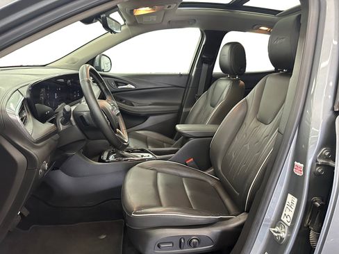 Used 2024 Buick Encore GX Avenir image 9