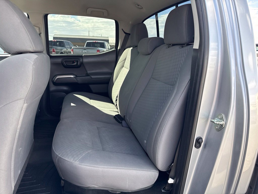 Used 2020 Toyota Tacoma SR5 AWD/4WD image 17