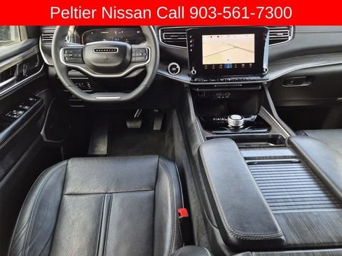 Used 2024 Jeep Wagoneer L Series II RWD image 29