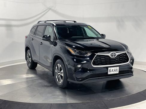 Used 2023 Toyota Highlander XLE image 47