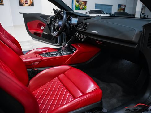 Used 2018 Audi R8 V10 w/ Carbon Exterior Package AWD/4WD image 10