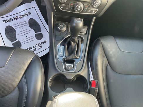 Used 2023 Jeep Cherokee Altitude Lux image 17