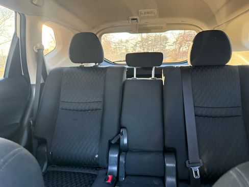 Used 2020 Nissan Rogue SV image 21