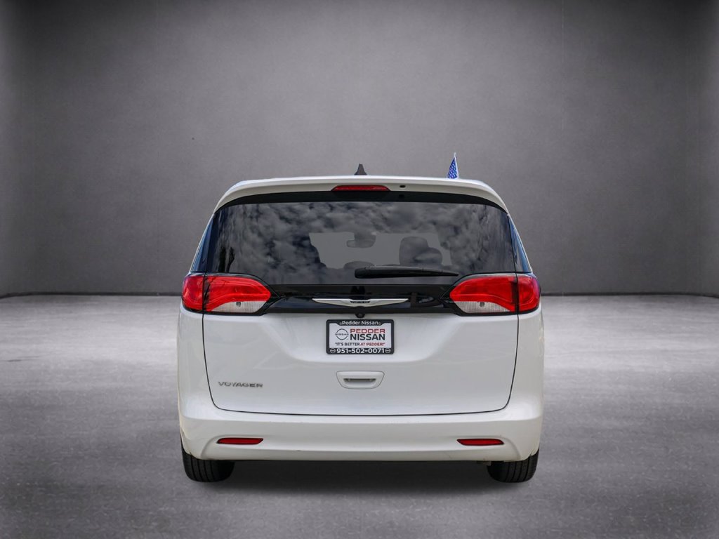 Used 2024 Chrysler Voyager LX FWD image 6