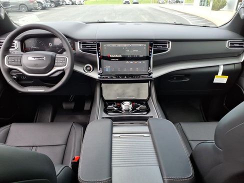 New 2026 Jeep Grand Wagoneer L Limited AWD/4WD image 4