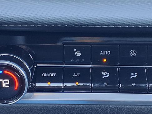 New 2026 Chevrolet Equinox LT w/ Convenience Package II image 16