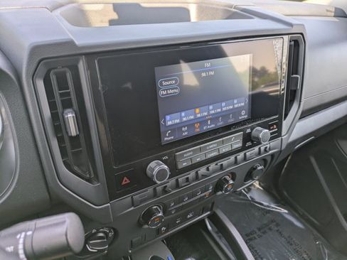 Used 2025 Nissan Frontier S AWD/4WD image 11