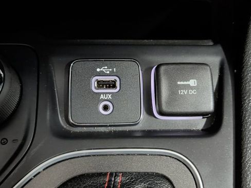 Used 2021 Jeep Cherokee Trailhawk w/ Sun, Sound & Nav Group image 24