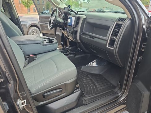 Used 2018 RAM 2500 Tradesman w/ Chrome Appearance Group AWD/4WD image 35