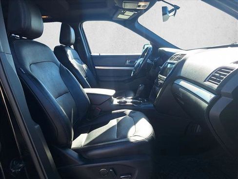 Used 2018 Ford Explorer XLT w/ Equipment Group 202A image 20