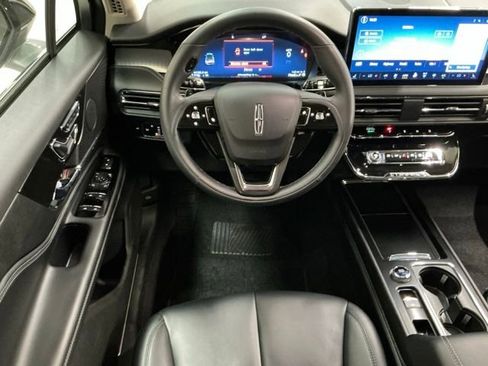 Used 2023 Lincoln Corsair FWD image 10