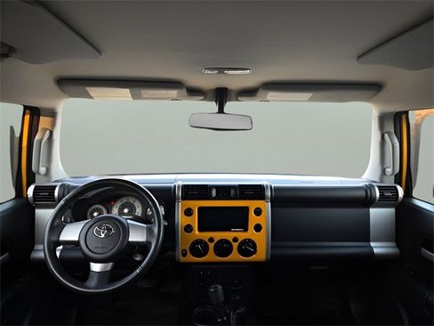 Used 2010 Toyota FJ Cruiser 4WD image 10