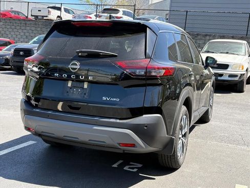 Used 2023 Nissan Rogue SV w/ SV Premium B Package image 5