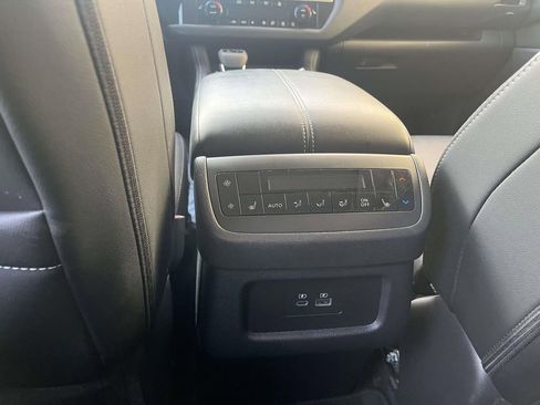 Used 2024 Nissan Pathfinder SL w/ SL Premium Package image 14