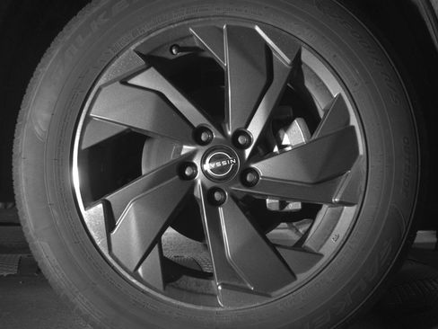 Used 2025 Nissan Rogue SV image 13