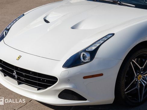 Used 2016 Ferrari California T image 6