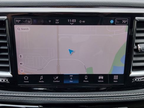 Used 2024 Chrysler Pacifica Limited image 22