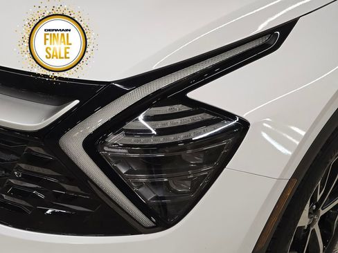 Certified 2025 Kia Sportage EX image 11