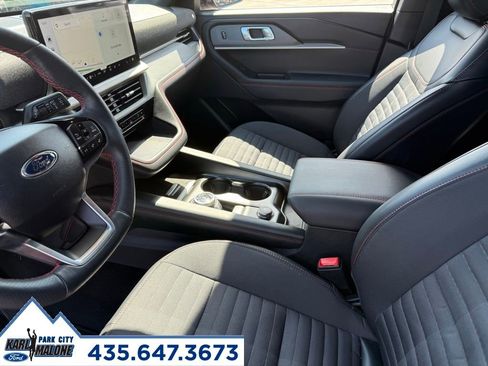 Used 2025 Ford Explorer ST-Line w/ ST-Line Street Pack AWD/4WD image 24