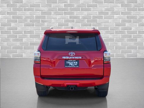 Used 2024 Toyota 4Runner SR5 AWD/4WD image 4