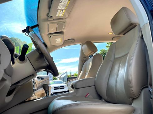 Used 2014 Nissan Pathfinder SL w/ SL Tech Package image 14