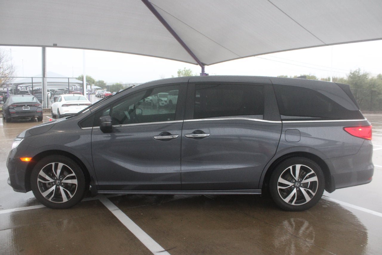 Used 2021 Honda Odyssey Touring image 2