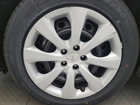 Used 2022 Toyota Corolla LE FWD image 31