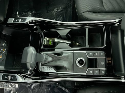 Certified 2025 Kia Sorento SX Prestige AWD/4WD image 17