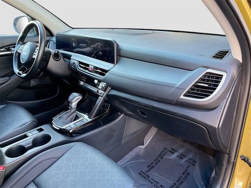 Used 2024 Kia Seltos SX w/ SX Sunroof Package image 30