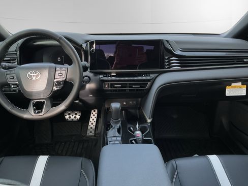 New 2026 Toyota Camry Hybrid image 10